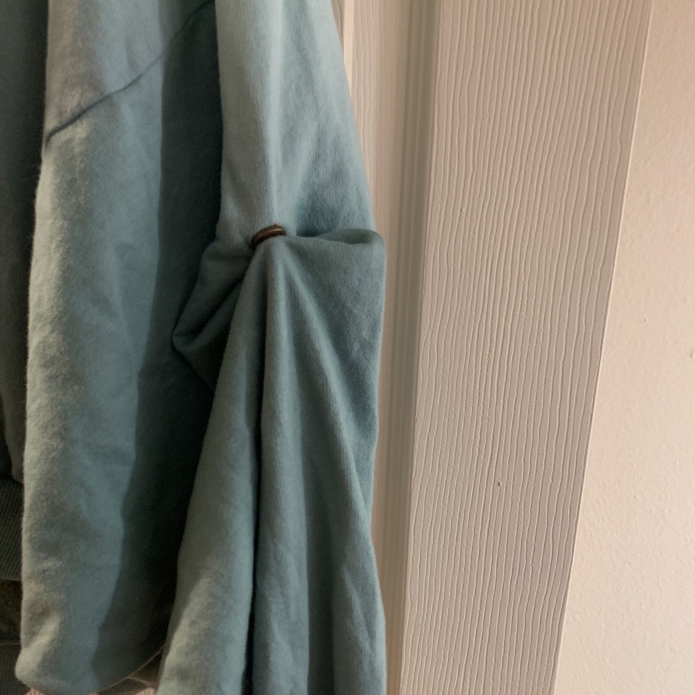 Young Fabulous & Broke Teal Ombré M/L Sweatshirt - Picture 10 of 11